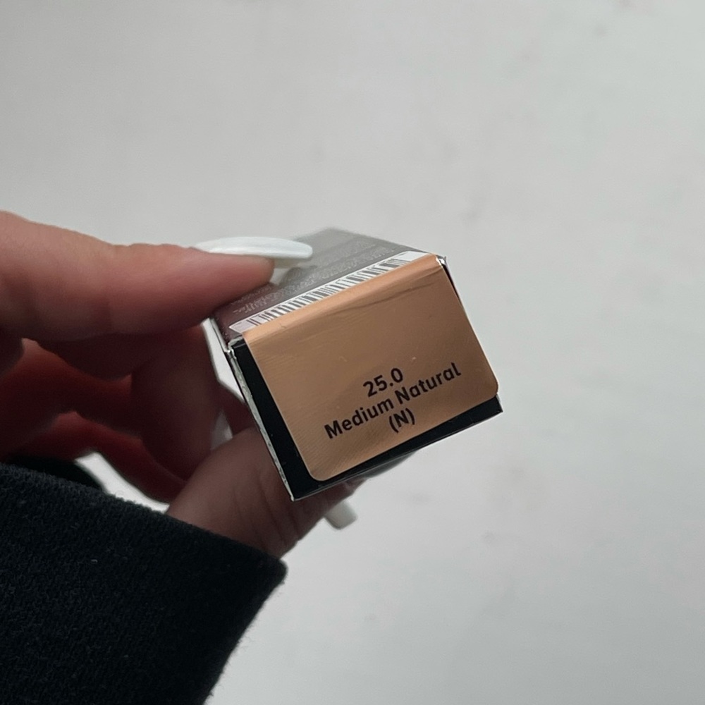 IT Cosmetics Concealer - Picture 3 of 3